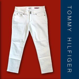 TOMMY HILFIGER  white jeans, Tags still on, 77% Cotton Size 33